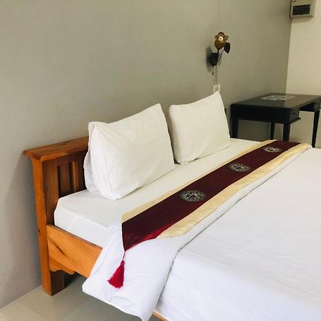 Baanlugchange Hotel Chanthaburi Extérieur photo