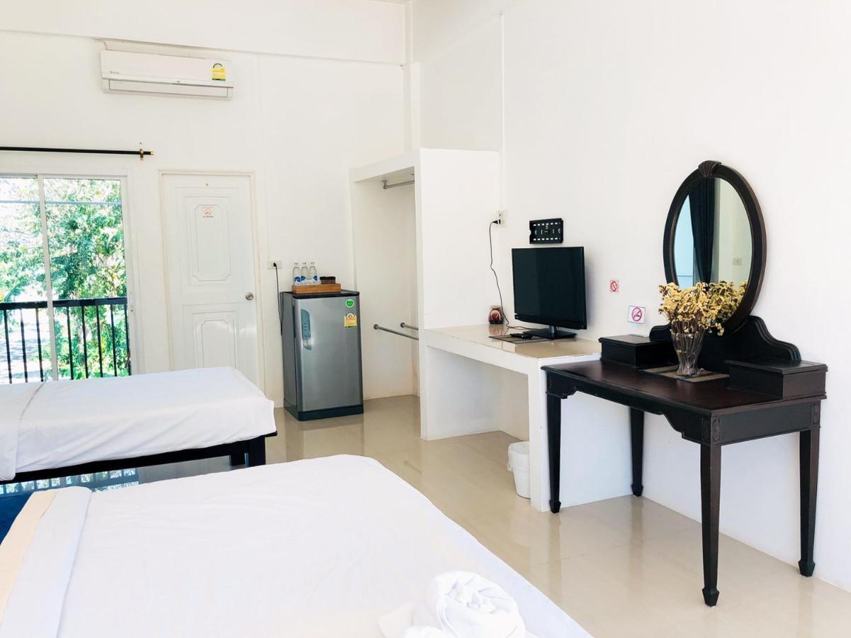 Baanlugchange Hotel Chanthaburi Extérieur photo