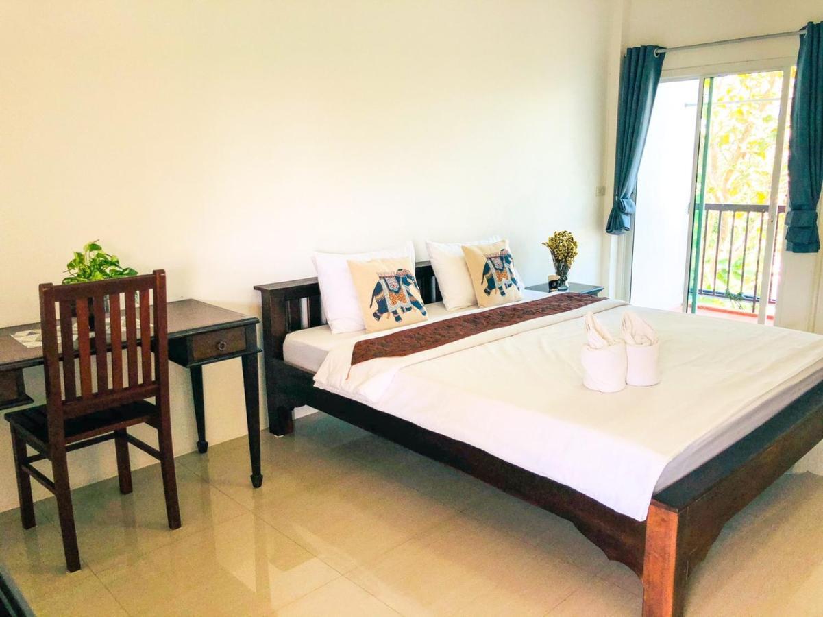 Baanlugchange Hotel Chanthaburi Extérieur photo
