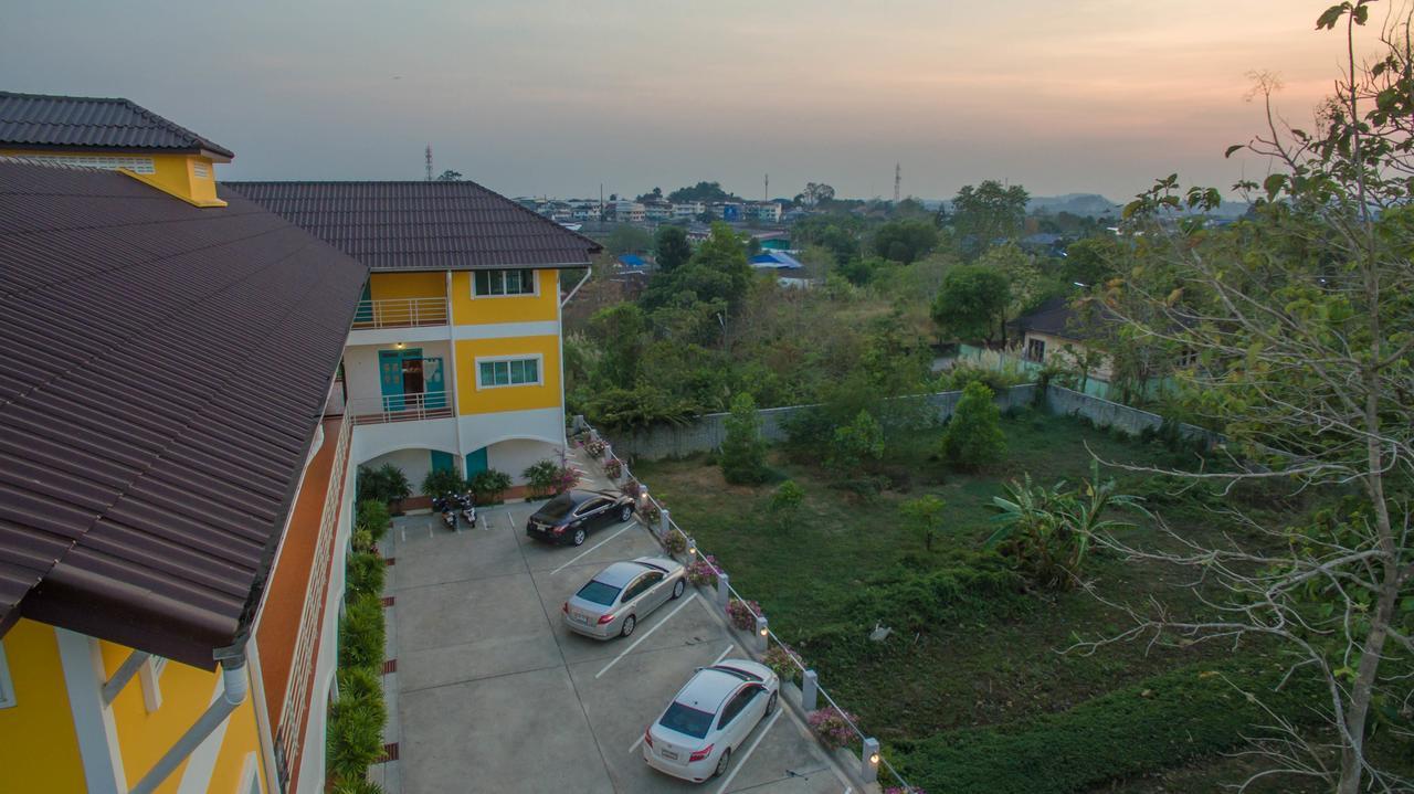 Baanlugchange Hotel Chanthaburi Extérieur photo