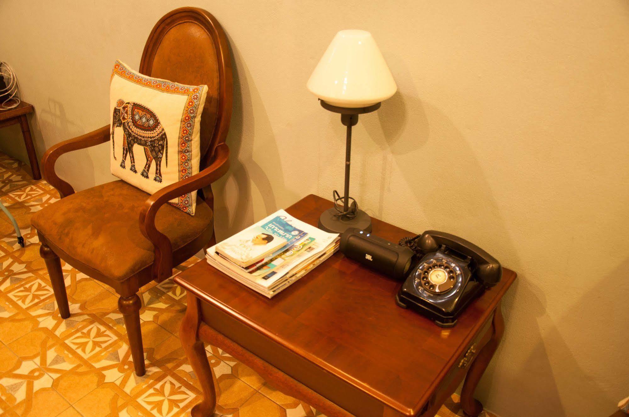 Baanlugchange Hotel Chanthaburi Extérieur photo